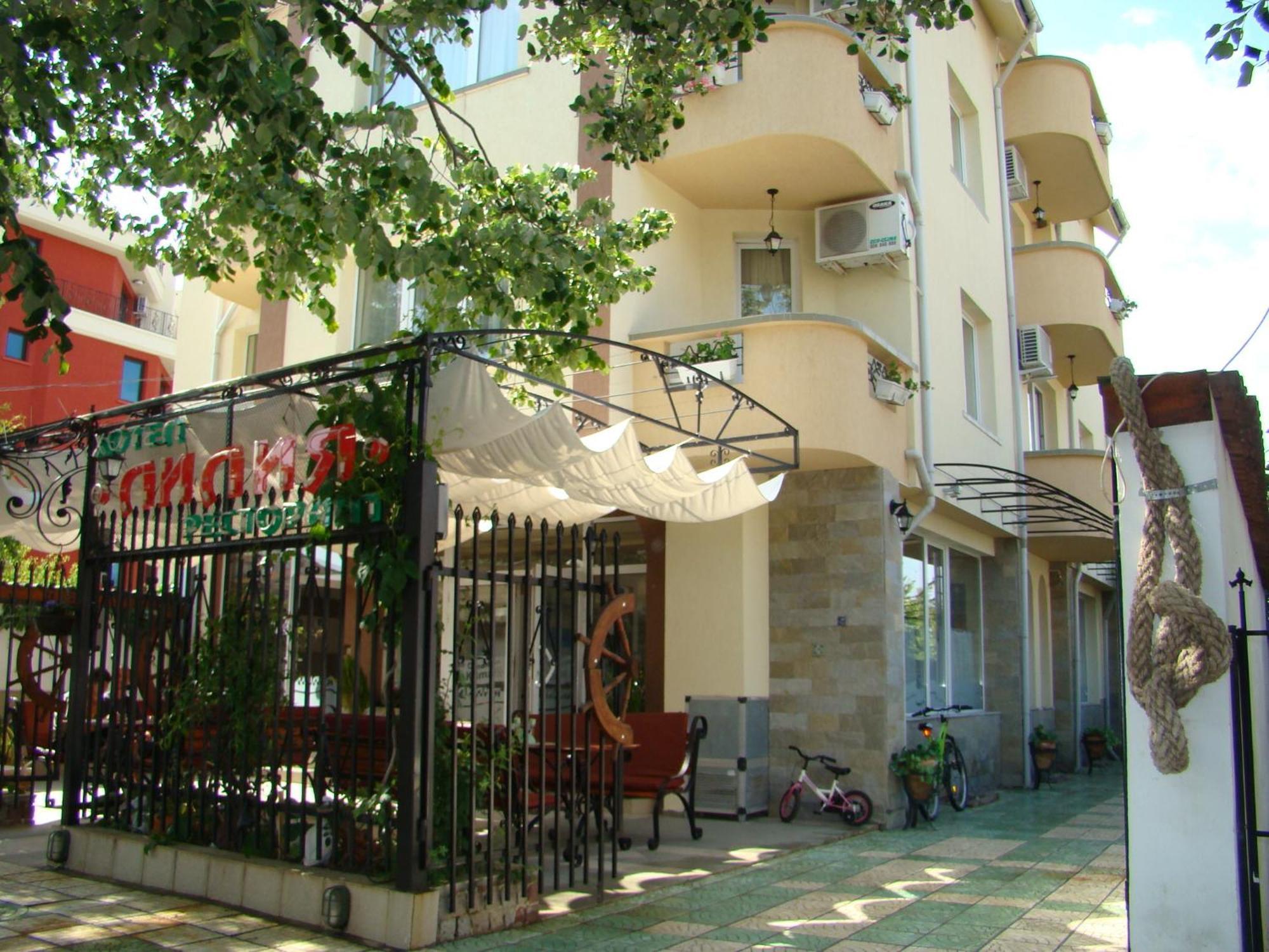 Lilia 2 Family Hotel Primorsko Buitenkant foto